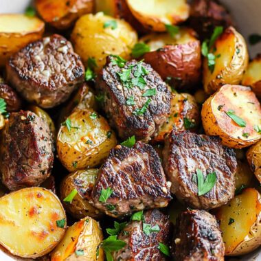 Garlic Butter Steak Bites and Potatoes Recipe