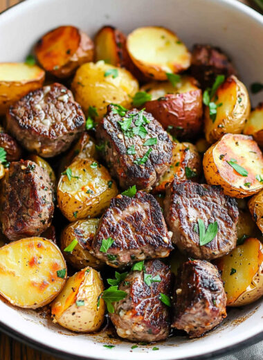 Garlic Butter Steak Bites and Potatoes Recipe