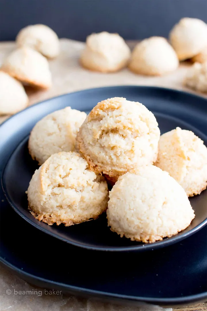 4-Ingredient Coconut Macaroons