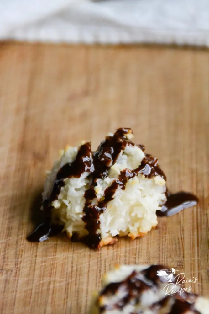 Easy Paleo Coconut Macaroons