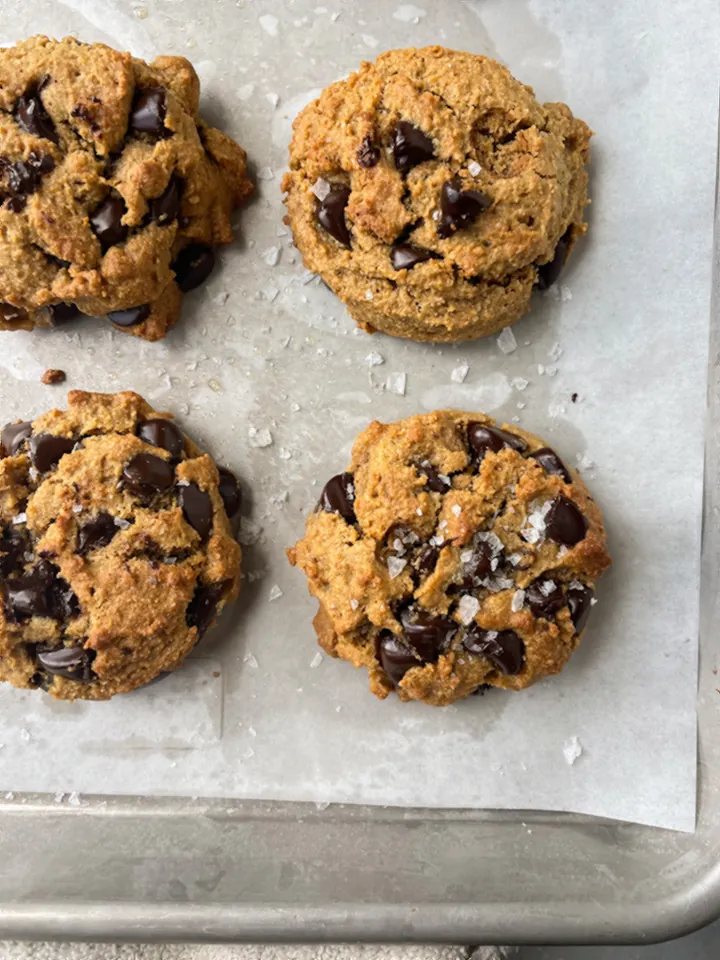Paleo Chocolate Chip Cookies